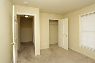 Crescent Landing in Greenville, SC - Building Photo - Interior Photo