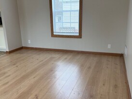 76 E U.S. Hwy 6 in Valparaiso, IN - Building Photo