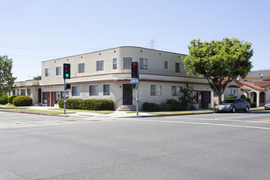 South Gate Apartments in South Gate, CA - Foto de edificio