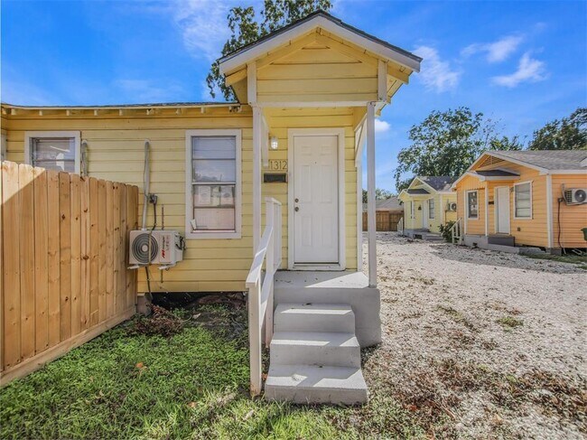 1312 Weiss St photo'