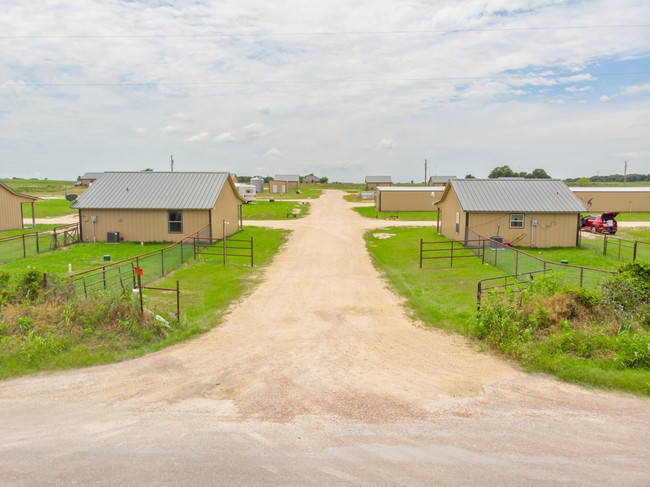 110 Stewart Ln in Stephenville, TX - Building Photo - Building Photo