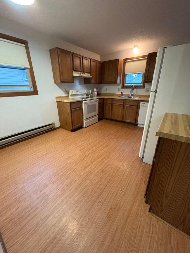 property at 2937-2937 N Marion Rd
