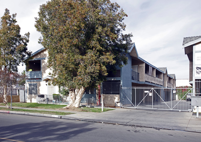 14733 Nelson Ave in La Puente, CA - Foto de edificio - Building Photo