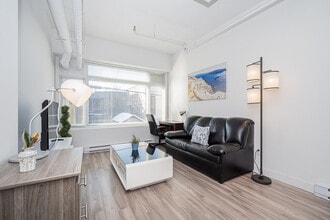 6552 Av. De Chateaubriand in Montréal, QC - Building Photo - Building Photo