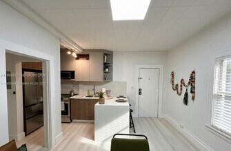 126 Mendoza Ave in Coral Gables, FL - Building Photo - Building Photo