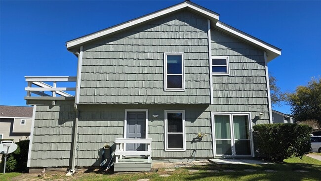 property at 135 April Point Dr N