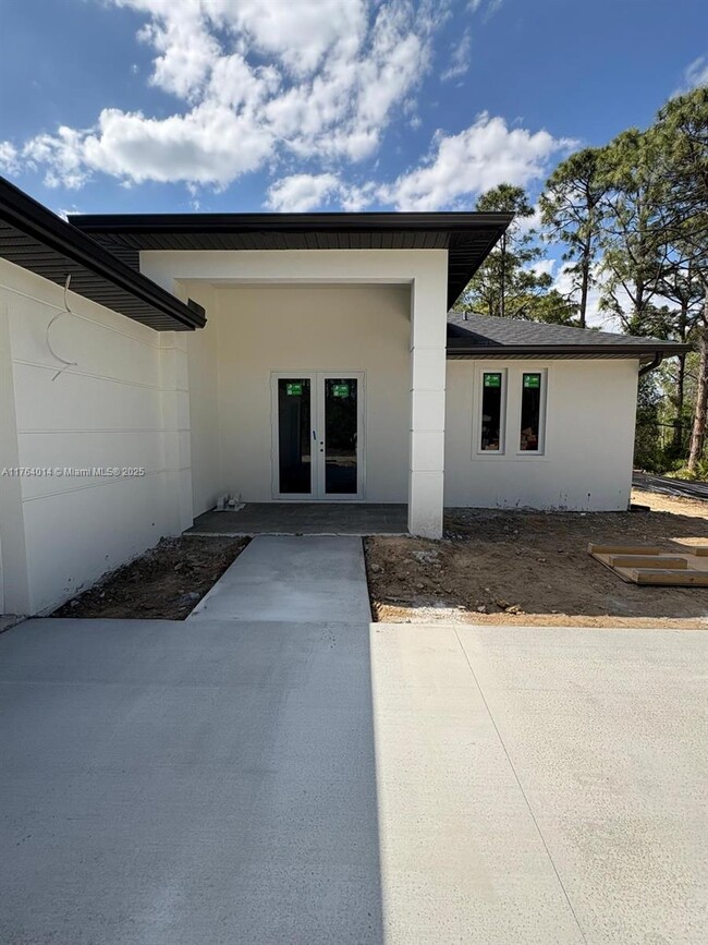 716 Baxter Ave S in Lehigh Acres, FL - Building Photo - Building Photo