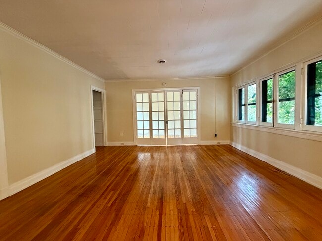 125 Elmwood Ave, Unit 1