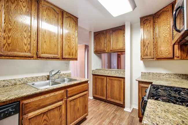 Paramount Terrace Apartments