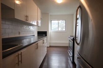 475-477 Lancaster St W in Kitchener, ON - Building Photo - Building Photo