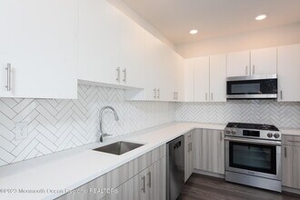 24 Mechanic St in Red Bank, NJ - Building Photo - Building Photo