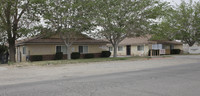 Cambridge Apartments in Adelanto, CA - Foto de edificio - Building Photo