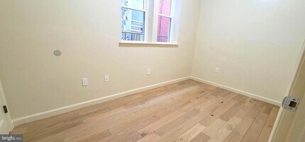 1219 W Silver St, Unit 1 in Philadelphia, PA - Foto de edificio - Building Photo