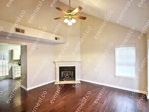 2073 Upland Dr in Franklin, TN - Foto de edificio - Building Photo