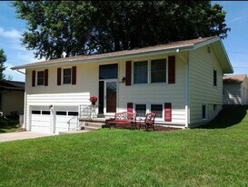 2110 N 34th St in St. Joseph, MO - Building Photo