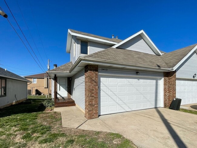 property at 3413 E Avalon Dr