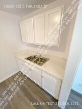 10620 1/2 S Figueroa St in Los Angeles, CA - Building Photo - Building Photo