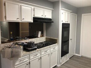 16342 Autumn Wind Dr in Houston, TX - Building Photo - Building Photo