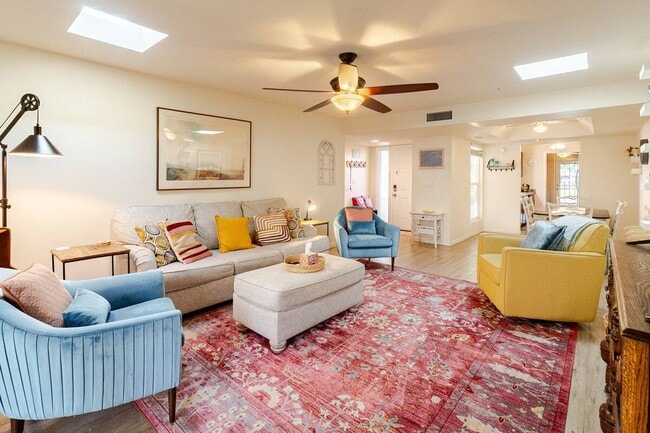 property at 606 E Colgate Dr