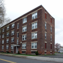 1189 Grattan St in Chicopee, MA - Building Photo