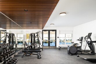 110 Bradley Rd, Unit 105 in Madison, CT - Foto de edificio - Building Photo