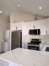 720 Geneva St in Glendale, CA - Foto de edificio - Building Photo