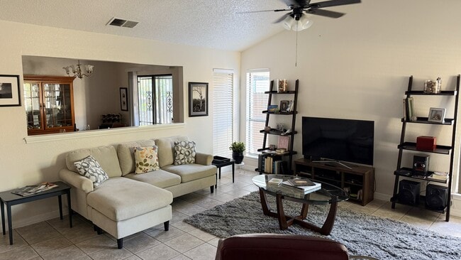 13826 Fairway Hedge in San Antonio, TX - Building Photo - Building Photo