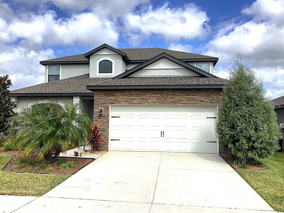 11621 Winterset Cove Drive in Riverview, FL - Foto de edificio