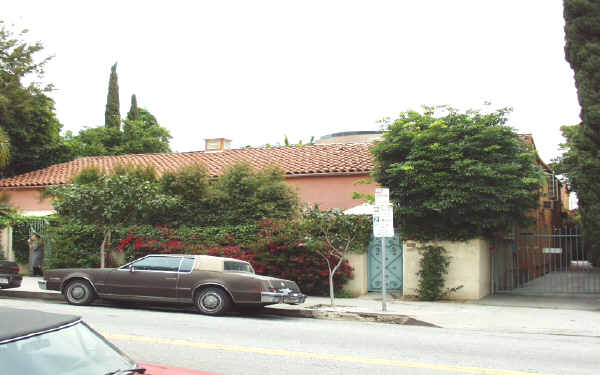 1436 N Laurel Ave in Los Angeles, CA - Foto de edificio