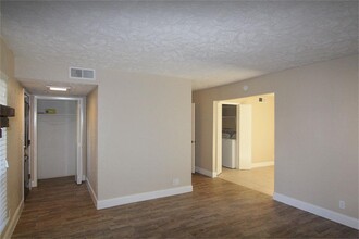 9543 Clanton St in Houston, TX - Building Photo - Building Photo