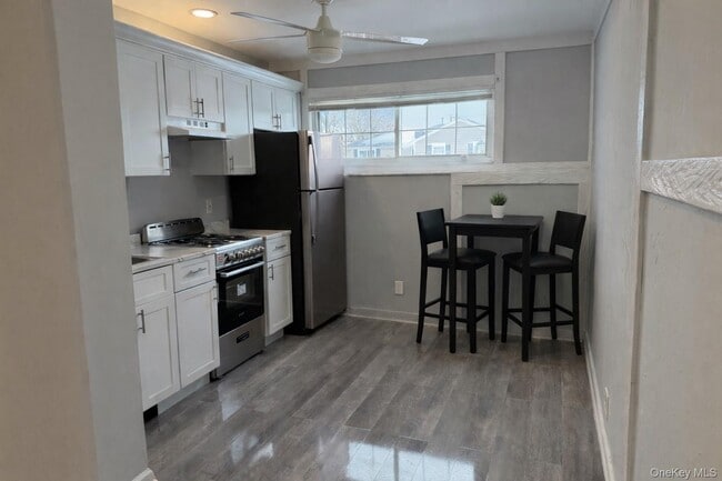 3975 Anne Dr in Seaford, NY - Building Photo - Building Photo