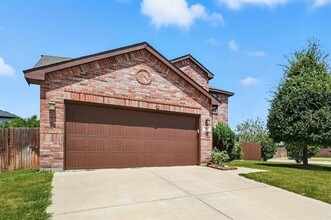 500 Foxcraft Dr in Fort Worth, TX - Building Photo - Building Photo