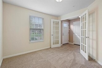 1922 Georgetown Dr in Sewickley, PA - Building Photo - Building Photo