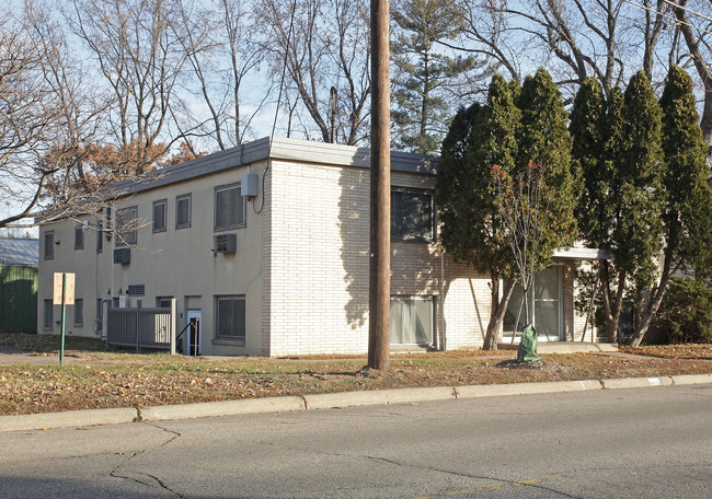 Westview Apartments in St. Paul, MN - Foto de edificio - Building Photo