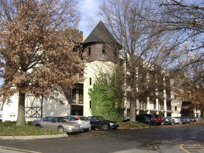 property at 4012 DuPont Cir