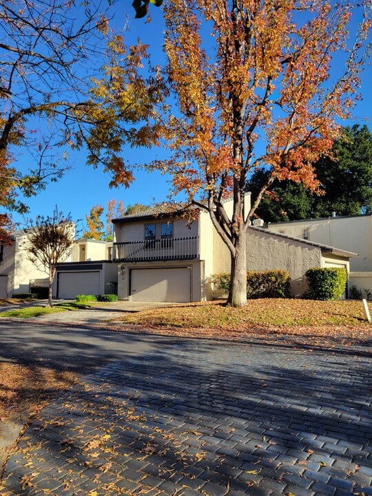 575 Villa Real in Palo Alto, CA - Building Photo
