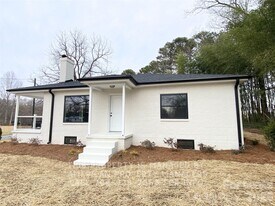 1830 Hollywood Dr in Salisbury, NC - Building Photo