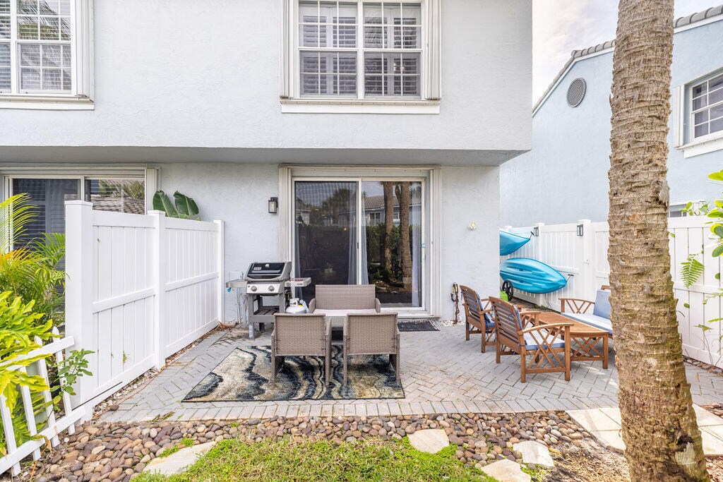 1038 Jeffery St in Boca Raton, FL - Building Photo