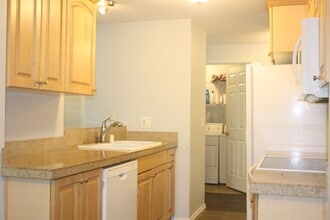 15433 Country Club Dr in Mill Creek, WA - Building Photo - Building Photo