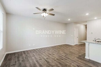 1053 Woodbridge Blvd in Lebanon, TN - Foto de edificio - Building Photo