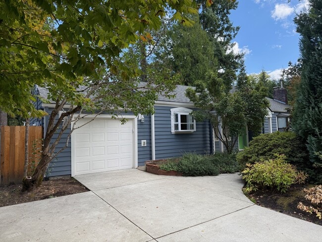 8516 SW 58th Ave in Portland, OR - Building Photo - Building Photo