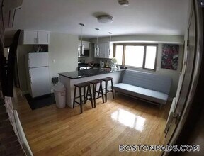 230 Brookline St in Cambridge, MA - Foto de edificio - Building Photo