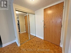 2760-2760 Carousel Crescent in Ottawa, ON - Building Photo - Building Photo