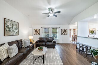 3819 Westfield Dr in College Station, TX - Foto de edificio - Building Photo