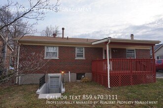 2135 Tamarack Dr in Lexington, KY - Foto de edificio - Building Photo