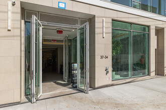 Lucent33 in Long Island City, NY - Building Photo - Building Photo