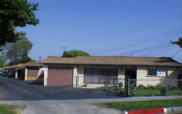 16122-16128 Eucalyptus Ave in Bellflower, CA - Building Photo - Building Photo