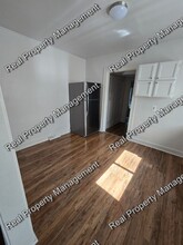 7703 W Taft St in Merrillville, IN - Building Photo - Building Photo