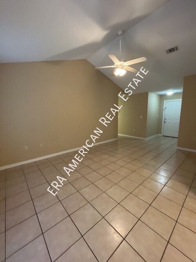 2455 Starmount Dr in Crestview, FL - Building Photo - Building Photo