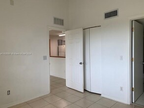 9909 Westwood Dr in Tamarac, FL - Building Photo - Building Photo